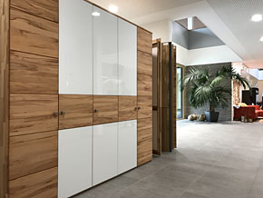 Kleiderschrank