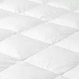 Exquisite Eiderdaunen-Bettdecke für wohlig warme Winternächte Steppung