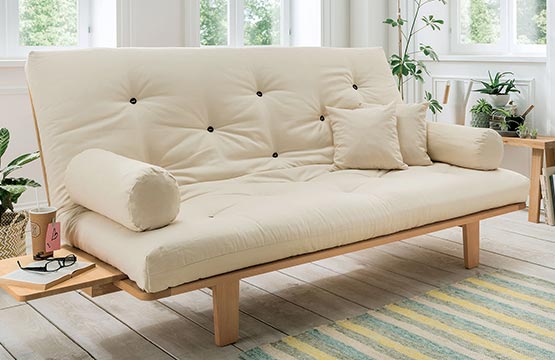 Natürlich Wohnen mit Massivholzmöbel