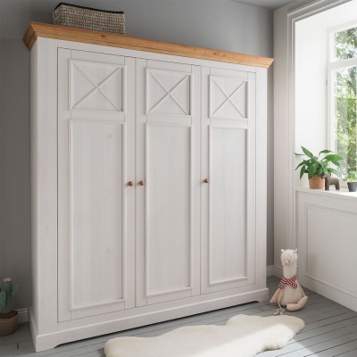 Kleiderschrank "Amira" - Farbe: braun - Holzart: Massivholz