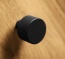 Massivholz-Kleiderschrank Lasala, schwarze Metallgriffe Kleiderschrank Lasala - schwarze Knopfgriffe aus Metall