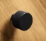 Massivholz-Lowboard Lasala, schwarze Metallgriffe Lowboard Lasala - schwarze Knopfgriffe aus Metall