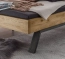Attraktives Massivholzbett Neras mit moderner, umgedrehter Holzkufe Attraktives Massivholzbett Neras mit moderner, umgedrehter Holzkufe