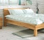 Jugendbett aus edlem Massivholz Jugendbett aus edlem Massivholz