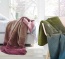 Plüschdecke in den angesagten Farbstellungen blau/grün oder rosa/beere Plüschdecken in den Farben blau/grün oder rosa/beere erhältlich