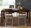 Klassisch eleganter Tisch mit faszinierenden Design-Details Klassisch eleganter Tisch mit faszinierenden Design-Details