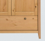 Kleiderschrank Tusa mit filigranen Füßen Kleiderschrank Tusa mit filigranen Füßen