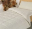 Atmungsaktive und gut wärmende Winterbettdecke mit Bio-Hanf Atmungsaktive und gut wärmende Winterbettdecke