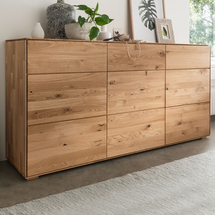 Sideboard Civenna aus edler Wildeiche, hier geräumige Variante 03 Sideboard Civenna aus edler Wildeiche, hier geräumige Variante 03