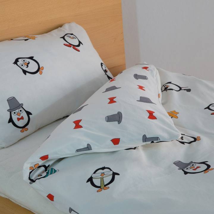 Kinder-Feinjersey-Wende-Bettwäsche "Pinguini" Kinder-Feinjersey-Wende-Bettwäsche "Pinguini"