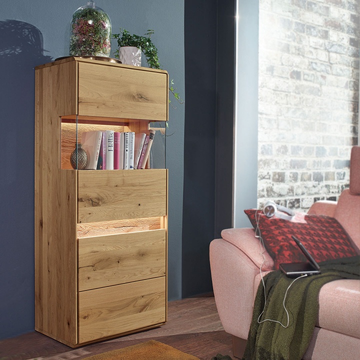 Highboard Variante 01 bzw. 02 mit großer Präsentierfläche Highboard Variante 01 bzw. 02 mit großer Präsentierfläche