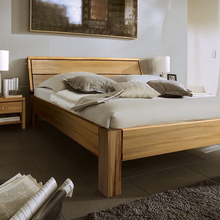 Das geradlinige Bett ist in 3 Holzarten erhältlich Das geradlinige Bett ist in 3 Holzarten erhältlich