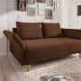 Stilvolles Sofa mit pfiffigen Armlehnen