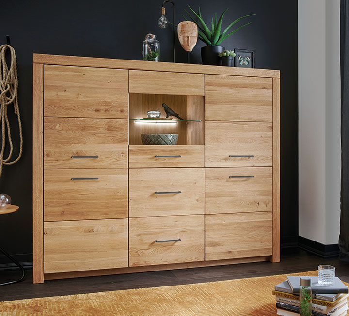 Highboard Sorano, Variante 05 aus edler Wildeiche mit silbernen Griffen Highboard Sorano, Variante 05 aus edler Wildeiche mit silbernen Griffen