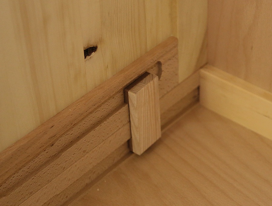 Drehtüren-Kleiderschrank "Pino" | allnatura.de