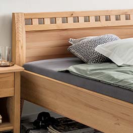 Massivholzbett "Divina" in Komforthöhe
