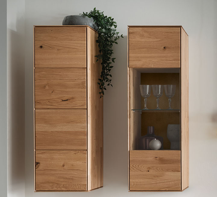 Hängeschrank Civenna aus edler Wildeiche, hier Varianten 01 und 02 Hängeschrank Civenna aus edler Wildeiche, hier Varianten 01 und 02