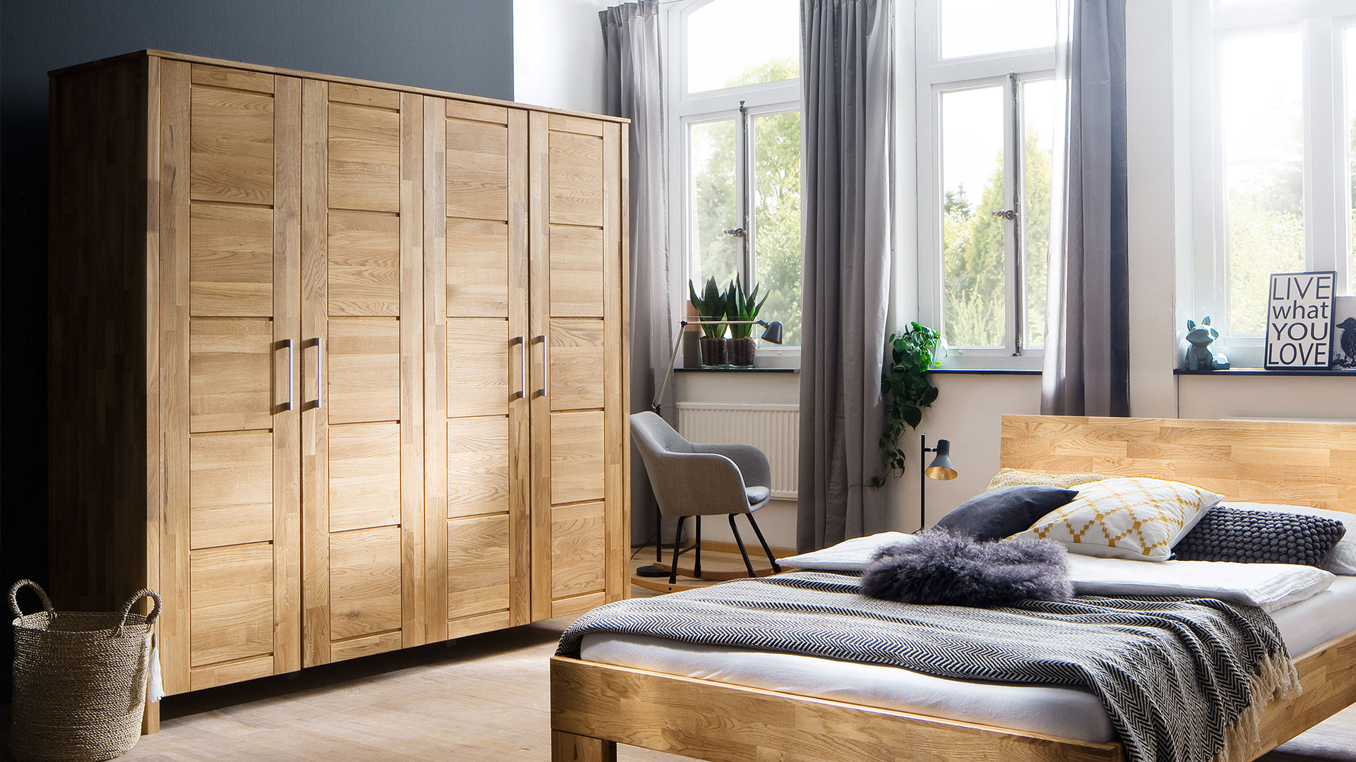 Drehtüren-Kleiderschrank "Molara 01"