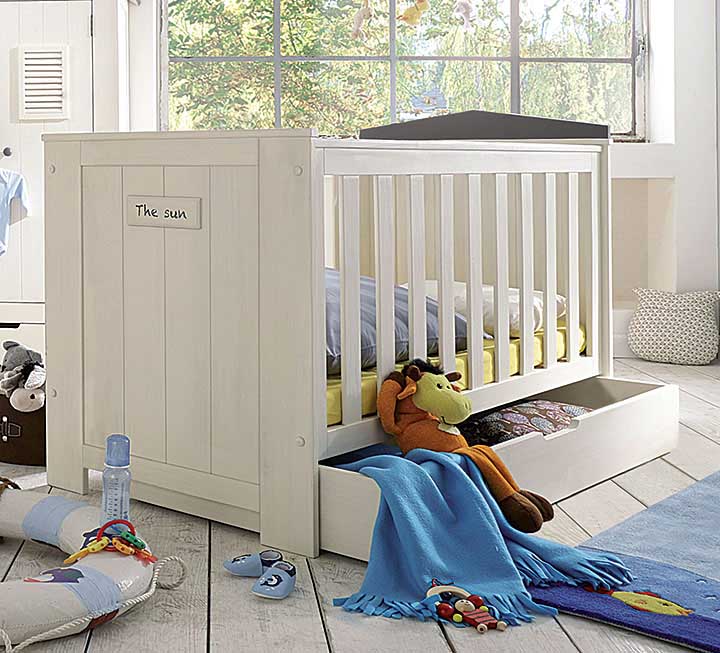 Weißes Kinderbett aus massiver Kiefer mit grauen Akzenten Weißes Kinderbett aus massiver Kiefer mit grauen Akzenten