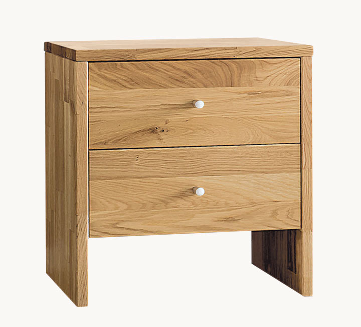 Das gerade Design bringt die edle Maserung der Wildeiche voll zur Geltung Das gerade Design bringt die edle Maserung der Wildeiche voll zur Geltung