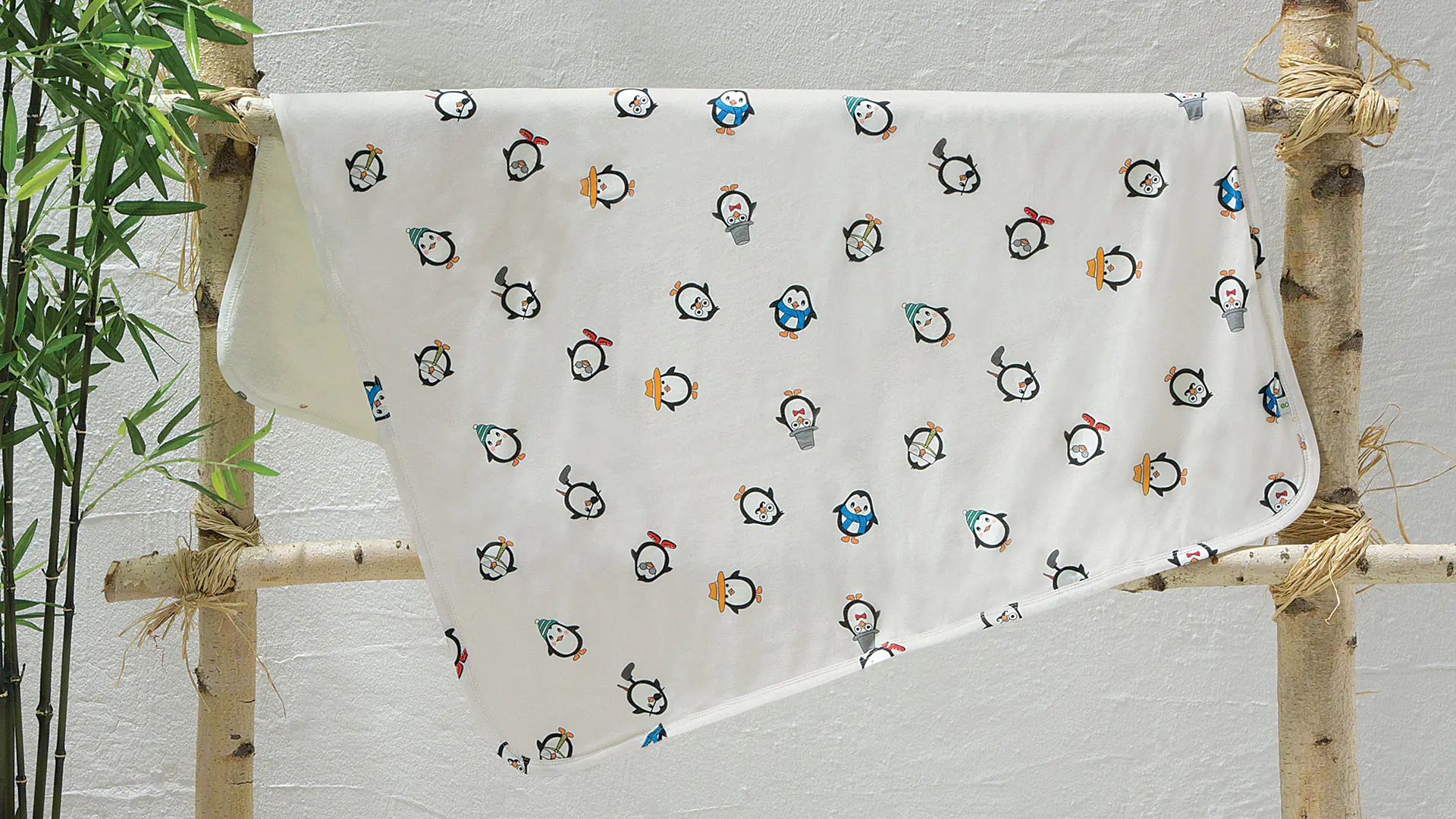 Krabbel-Decke mit Pinguin-Muster