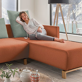 Gemütliche Couch für entspannte und erholsame Abende Gemütliche Couch für entspannte und erholsame Abende