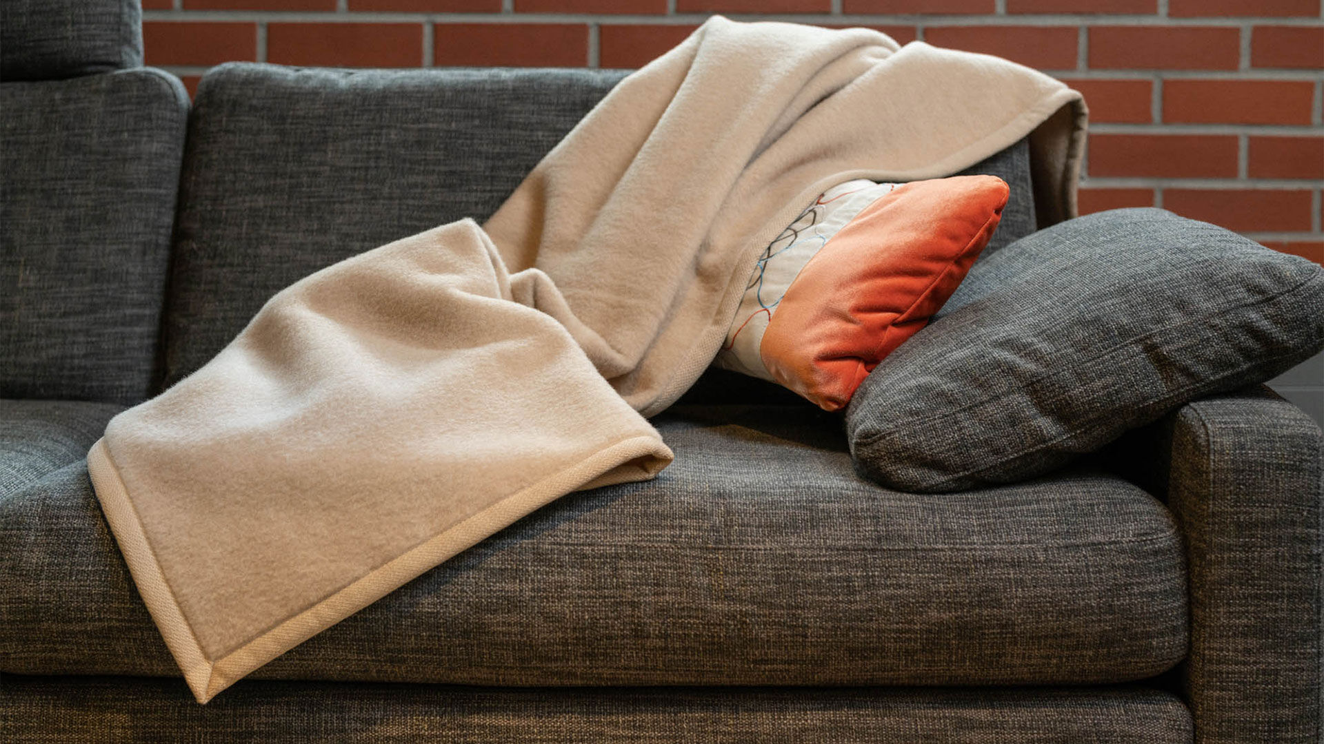 Cashmere-Naturhaardecke Pamira, Farbstellung kamel oder crème