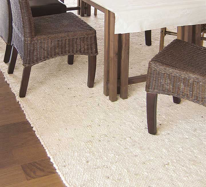 In beige mit stärkerer Melierung In beige mit stärkerer Melierung
