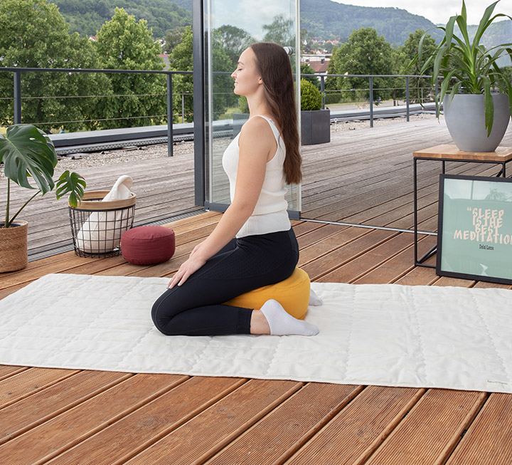 Leichtes Meditationskissen mit Füllung aus Kapok Leichtes Meditationskissen mit Füllung aus Kapok