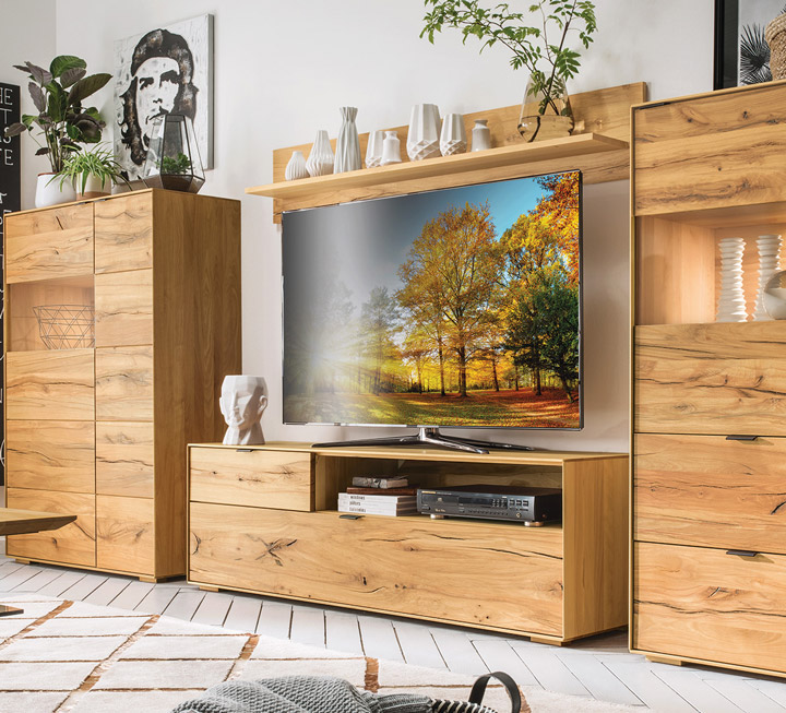 Highboard in extravaganter Wildkernbuche - links Variante 02, rechts Variante 01 Highboard in extravaganter Wildkernbuche - links Variante 02, rechts Variante 01