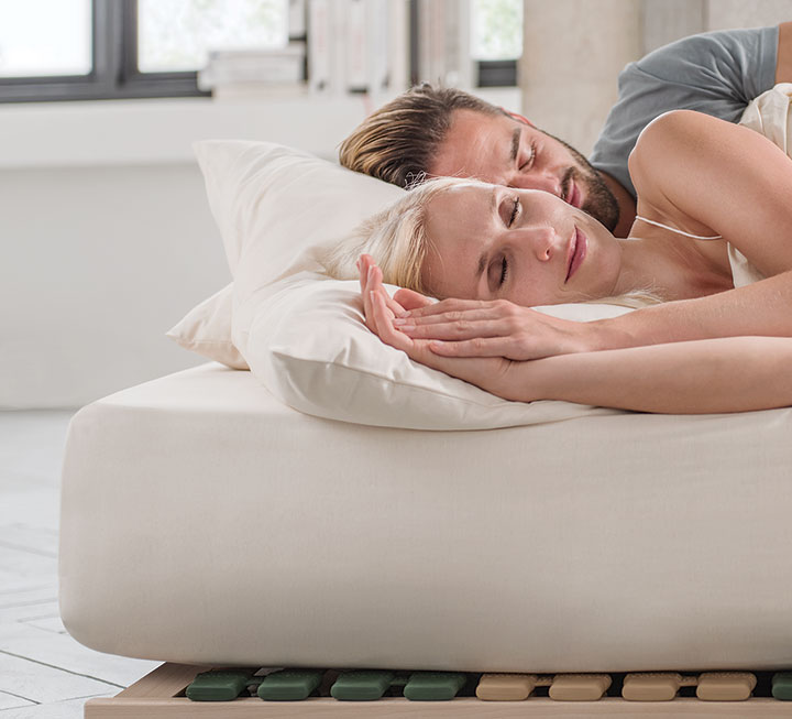 2 Matratzenkerne in Komforthöhe individuell für Sie und Ihren Partner 2 Matratzenkerne in Komforthöhe individuell für Sie und Ihren Partner