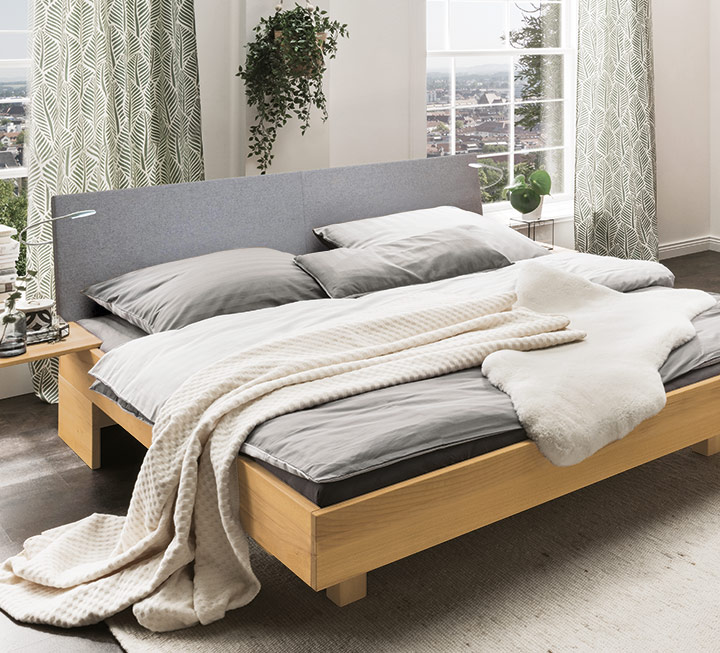 Elegantes Schwebebett Turvo aus Massivholz Elegantes Schwebebett Turvo aus Massivholz