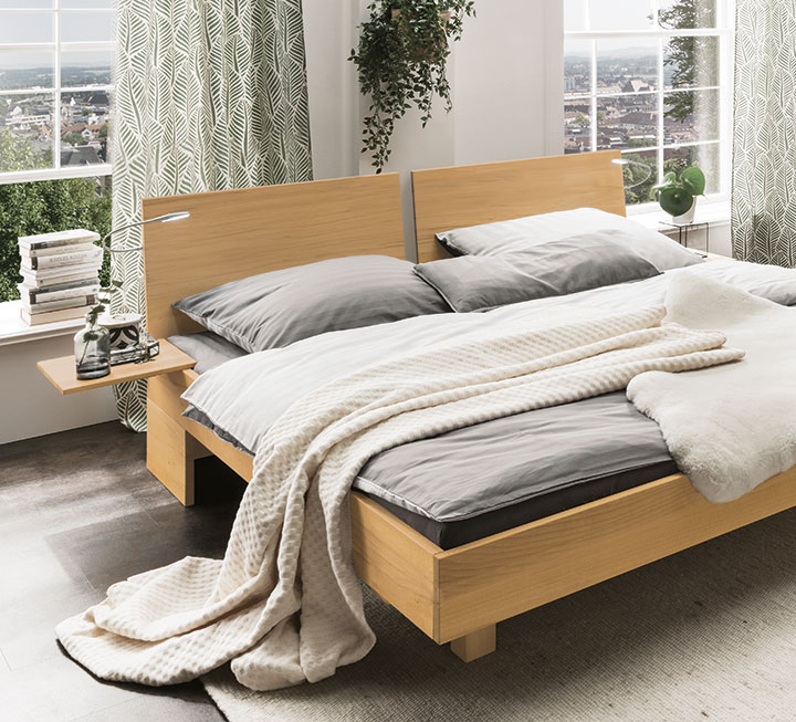 Elegantes Schwebebett Turvo aus Massivholz Elegantes Schwebebett Turvo aus Massivholz