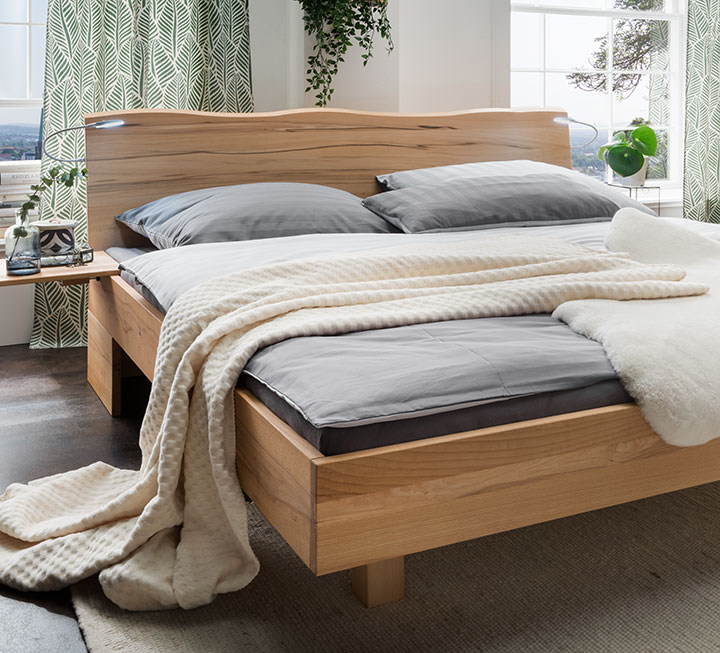 Elegantes Schwebebett Turvo aus Massivholz Elegantes Schwebebett Turvo aus Massivholz