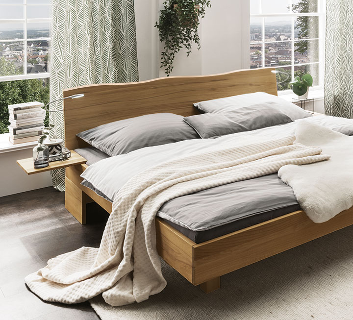Elegantes Schwebebett Turvo aus Massivholz Elegantes Schwebebett Turvo aus Massivholz