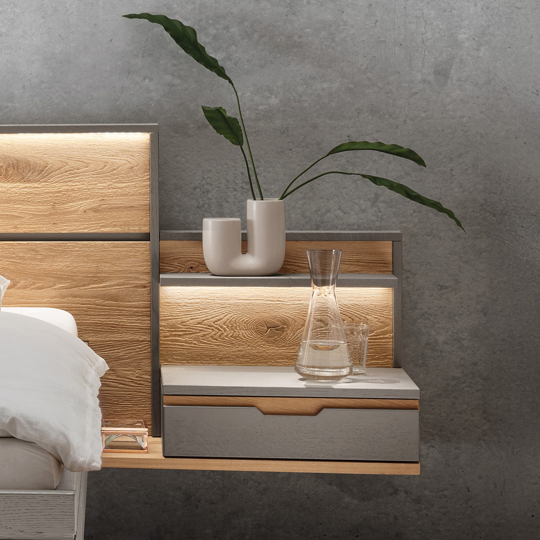 Nachtkonsole "Gravia" | H49xB65xT39 | Wildeiche grau | Bio-Material | Handgefertigt | links | schadstoffgeprüft | Nachttische