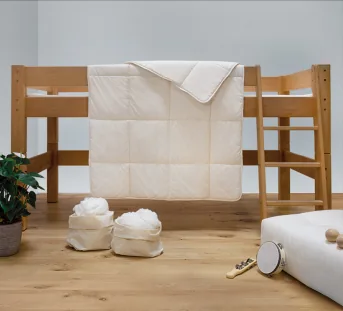 EliMeli Baby Bettwäsche Bettdecke 70x100 Kissen Bettzeug mit Füllung 100% hochwertige Baumwolle Ideal als Babydecke Kinderwagendecke und Kinderbettwäsche für Jungen und Mädchen Herzen 