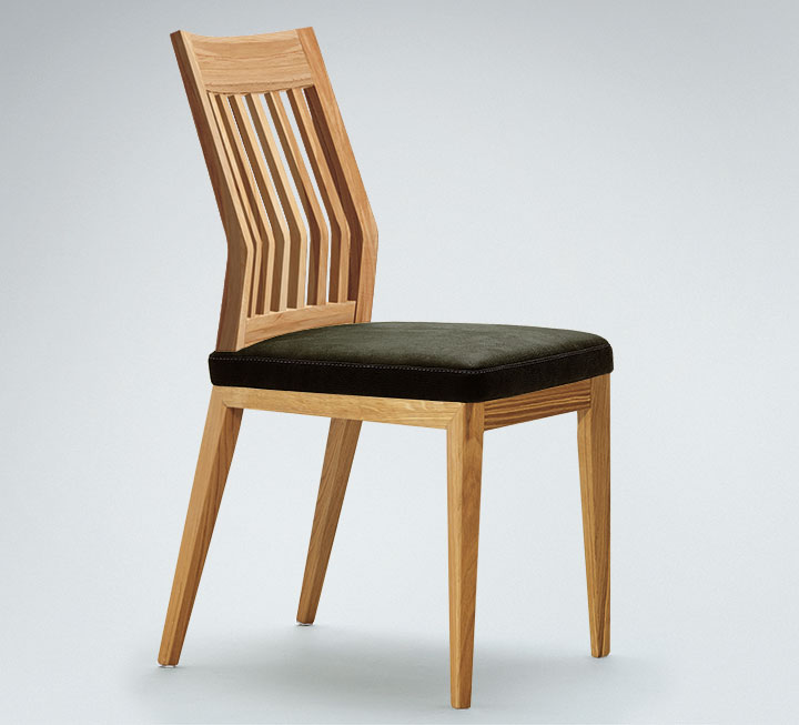 Eleganter und bequemer 4-Fuß-Stuhl im klassischen Design Eleganter und bequemer 4-Fuß-Stuhl im klassischen Design