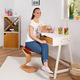 Pfiffiger Schreibtischstuhl in Buche - Nicht nur für Kids und Teens