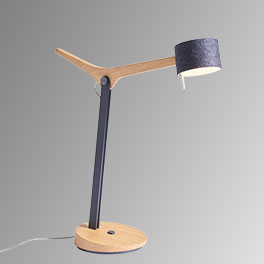 Tischleuchte Sensit mit Holzelementen aus Eiche und Schirm in graphit