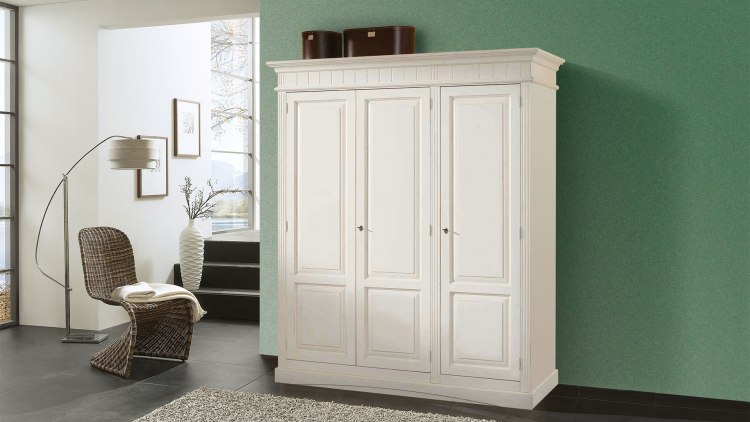 Bauernschrank Margaretha, dreitürig, weiß-gewachst