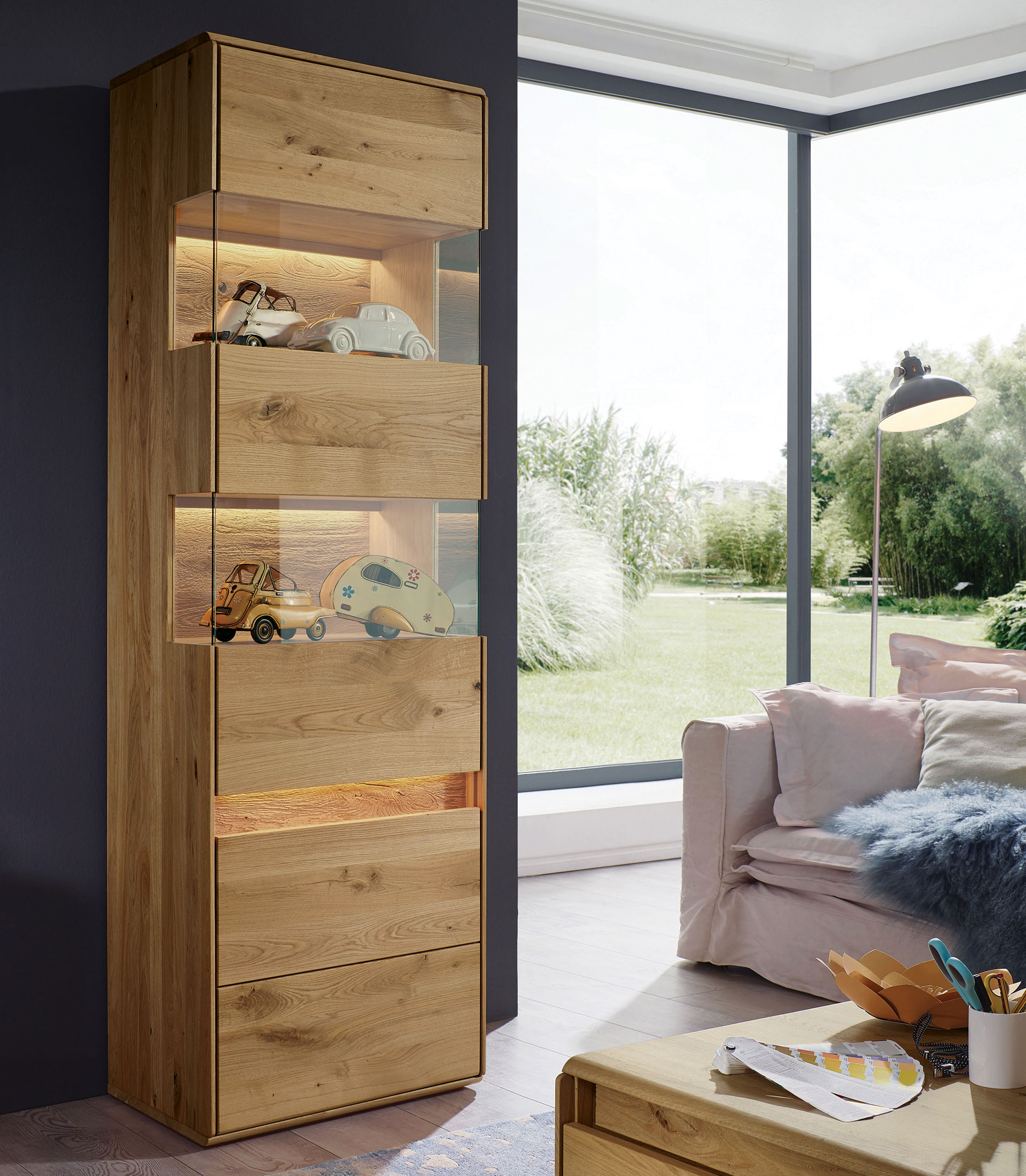 Vitrine "Bassano" - massive Wildeiche