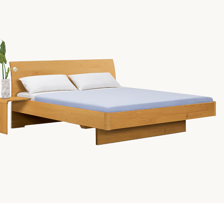 Edles Schwebebett mit bequem geschwungenem Kopfteil Edles Schwebebett mit bequem geschwungenem Kopfteil