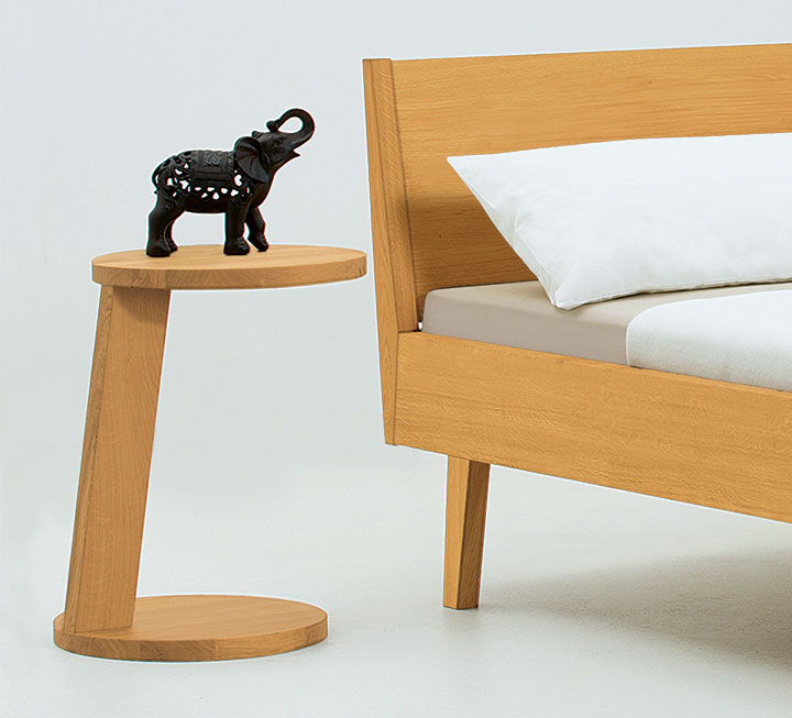Idealer Nachttisch für Ihr gemütliches Frühstück im Bett Idealer Nachttisch für Ihr gemütliches Frühstück im Bett