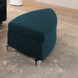 Passender Hocker - hier in Stoffart Tango, Farbe petrol Passender Hocker - hier in Stoffart Tango, Farbe petrol