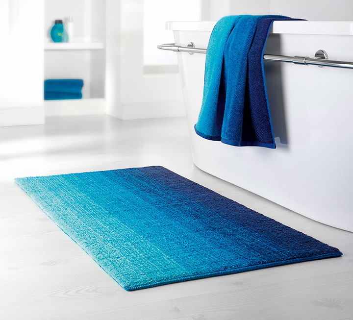 Badezimmerteppich mit Farbverlauf in blau-hellblau Badezimmerteppich mit Farbverlauf in blau-hellblau