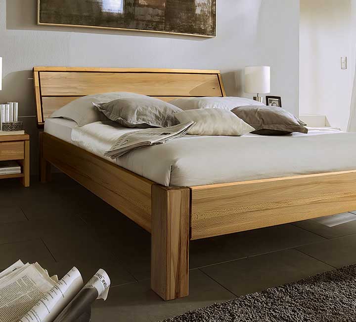 Das geradlinige Bett ist in 3 Holzarten erhältlich Das geradlinige Bett ist in 3 Holzarten erhältlich