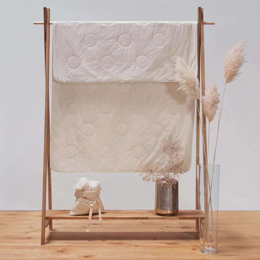 Seiden-Ultraleicht-Bettdecke "Seta" | 135x200 cm | vegan | Bio-Material | Handgefertigt | schadstoffgeprüft | Bettdecken