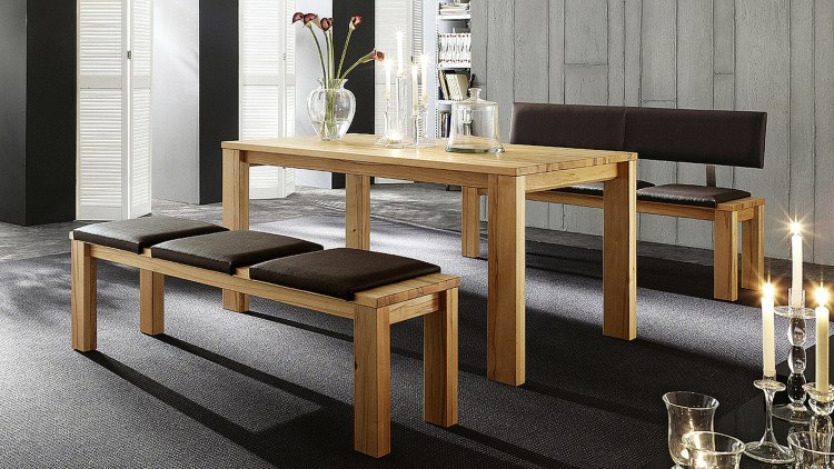Bequemes Klemmkissen - hier als Sitzkissen mit elegantem Lederbezug in Braun