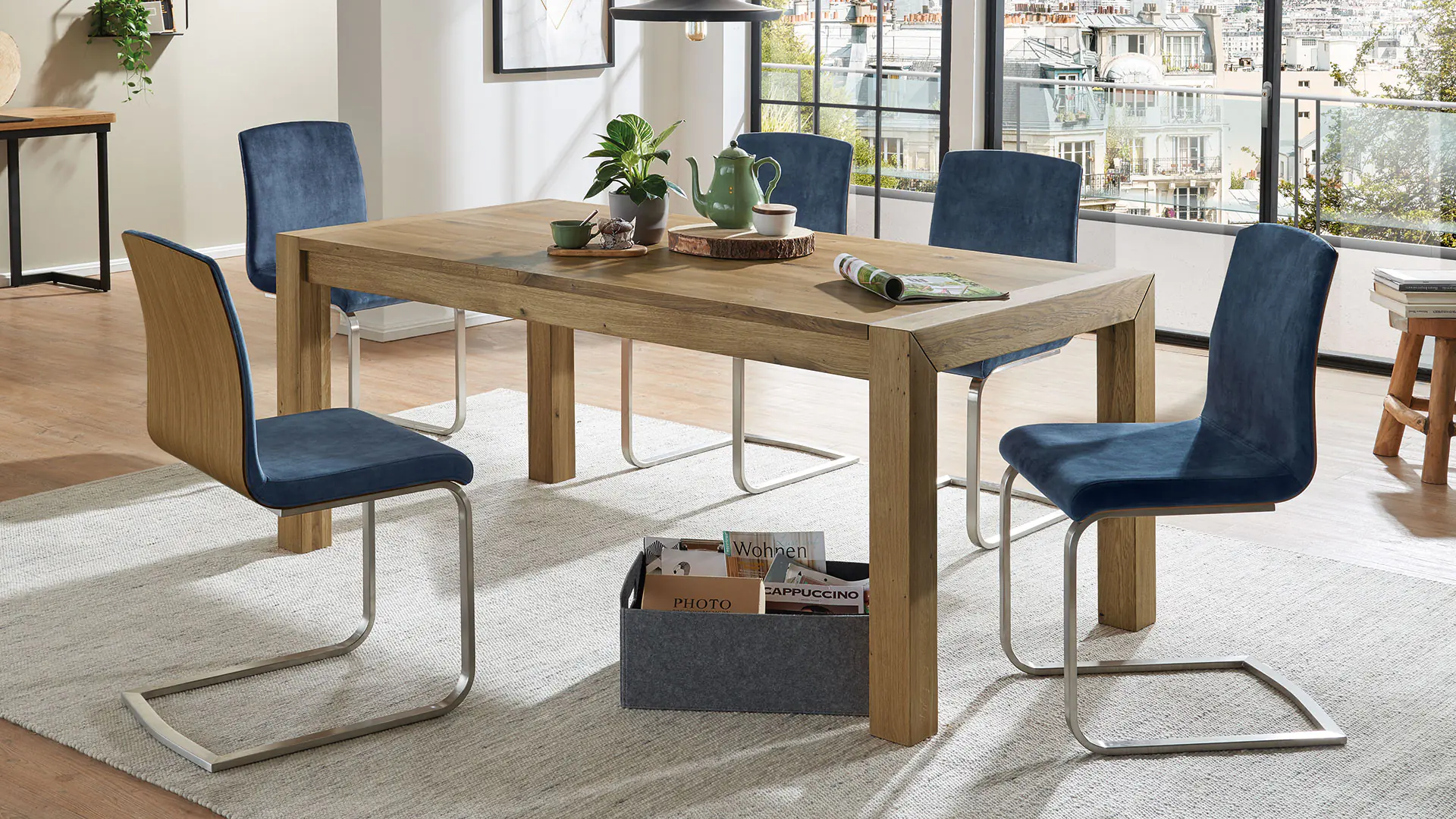 In seinem eleganten, modernen Design passt unser Stuhl Auricia in jedes Ambiente